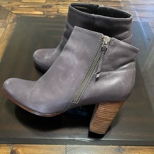 Cole Haan Grand Leather Gray Block  Heel Ankle Booties Size 10.5
